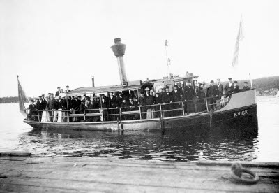 Kvick bogserbåt 1900-1910. Svartviks sågverk (norra och södra) 1873-1942