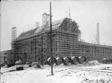Byggnation av Östrandsfabriken, den 26 oktober 1930. Östrands sulfatfabrik 1931-
