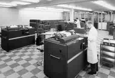 Dataavdelningen på HK 1961. SCA-Data, I september 1961 installerade SCA sin första datamaskin, en IBM 1401.
